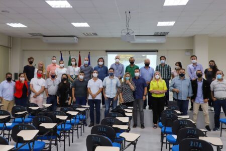 Encontro do Fórum de Transição Energética reúne 30 participantes em Joinville